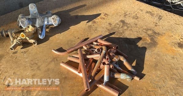 Small Scrap Metal Weighing Scales Scrap Metal Weighing Scales with scrap copper and steel being weighed